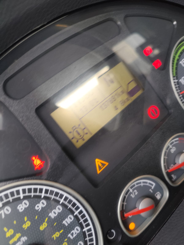 IVECO EUROCARGO 75E18 - Pritsche LKW: das Bild 2 IVECO EUROCARGO 75E18 - Pritsche LKW: das Bild 2