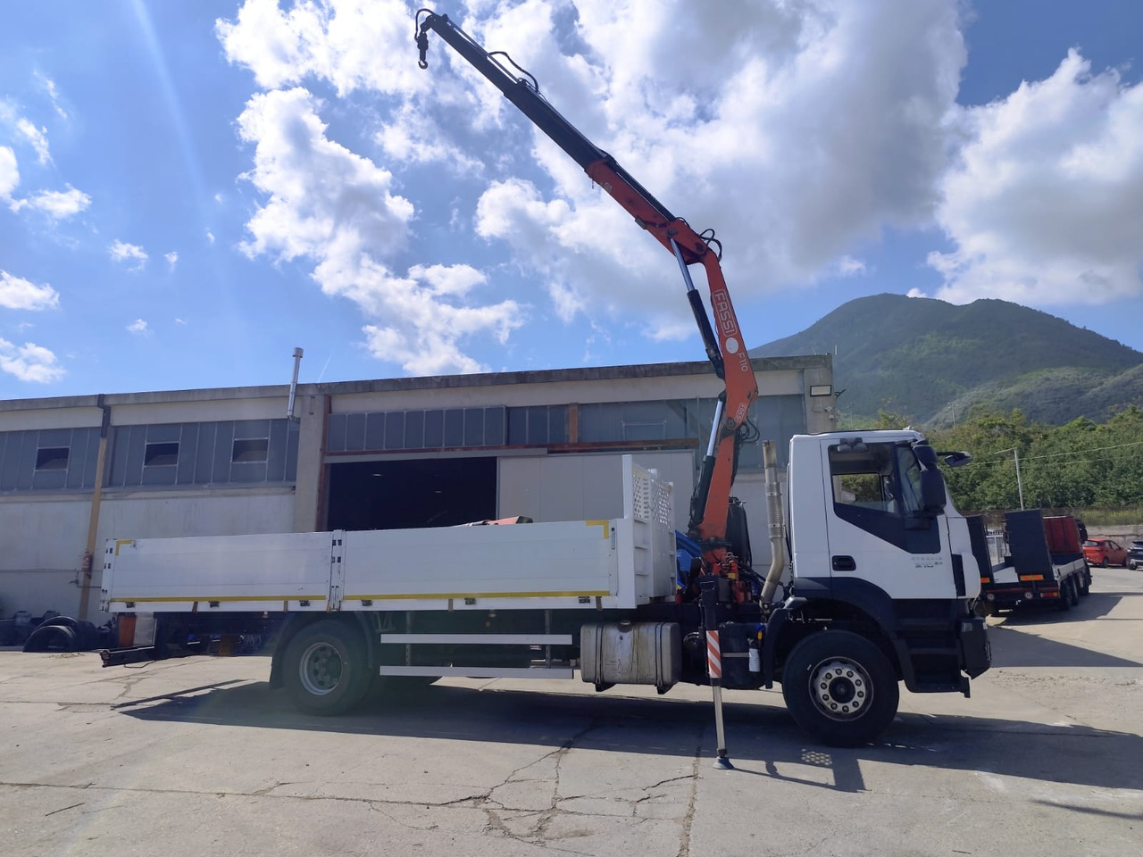 IVECO STRALIS 190S31 - Autokran: das Bild 2 IVECO STRALIS 190S31 - Autokran: das Bild 2