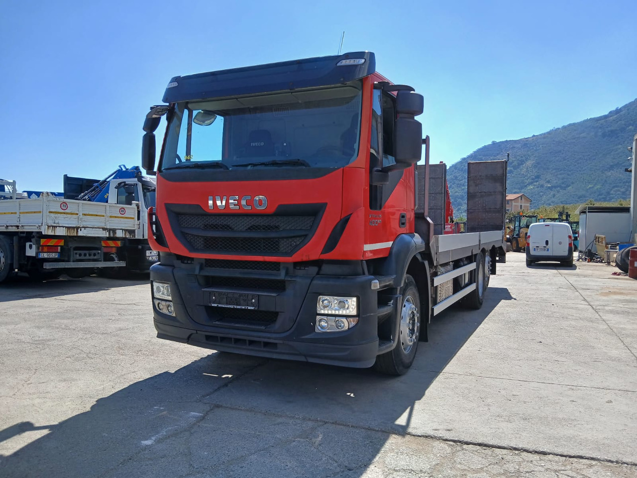 IVECO STRALIS 260S40 - Pritsche LKW: das Bild 2 IVECO STRALIS 260S40 - Pritsche LKW: das Bild 2