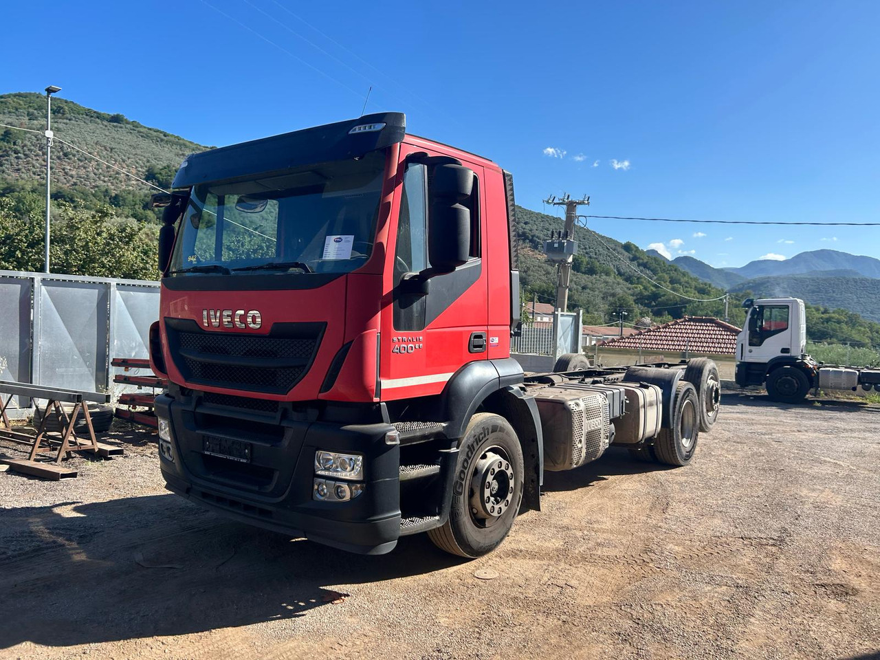 IVECO STRALIS 260S40 - Fahrgestell LKW: das Bild 1 IVECO STRALIS 260S40 - Fahrgestell LKW: das Bild 1
