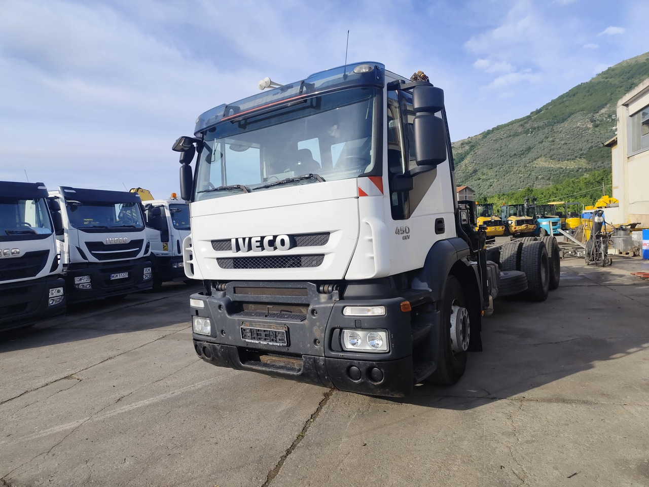IVECO STRALIS 260S45 - Autokran: das Bild 2 IVECO STRALIS 260S45 - Autokran: das Bild 2