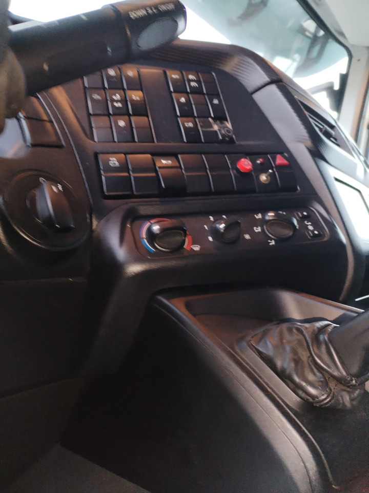 IVECO STRALIS AD 260S31 XP - Fahrgestell LKW: das Bild 5 IVECO STRALIS AD 260S31 XP - Fahrgestell LKW: das Bild 5