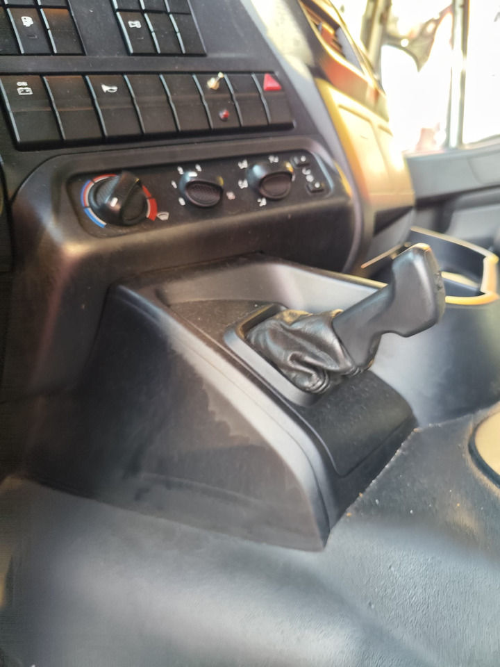 IVECO STRALIS AD 260S31 XP - Koffer LKW: das Bild 2 IVECO STRALIS AD 260S31 XP - Koffer LKW: das Bild 2