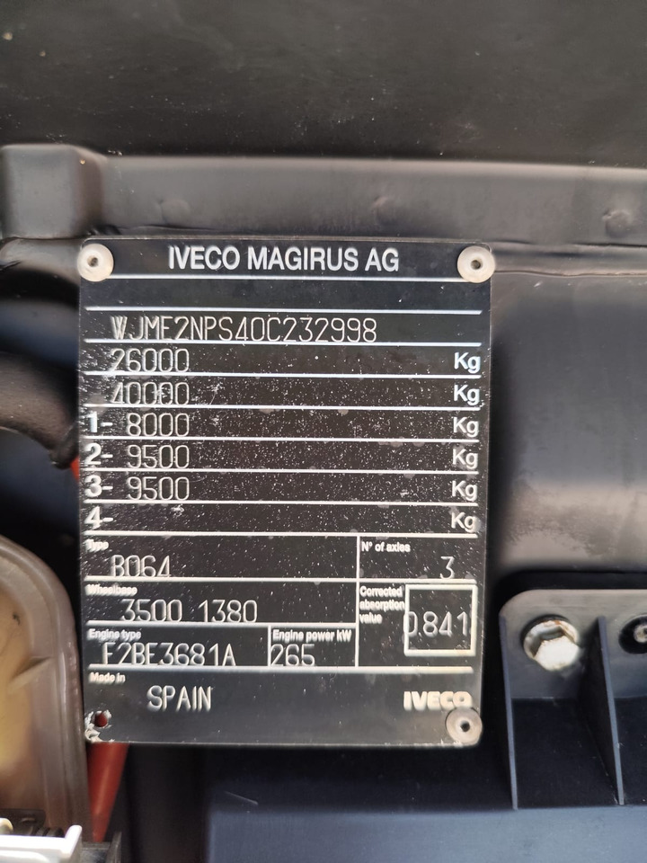 IVECO TRAKKER 260T36 - Abrollkipper: das Bild 4 IVECO TRAKKER 260T36 - Abrollkipper: das Bild 4