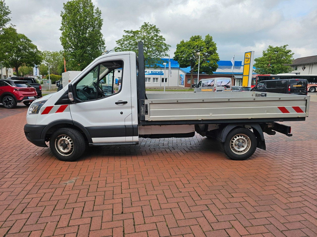 Ford Transit Pritsche 350 L2 Einzelkabine Motorschade - Pritsche Transporter: das Bild 5 Ford Transit Pritsche 350 L2 Einzelkabine Motorschade - Pritsche Transporter: das Bild 5