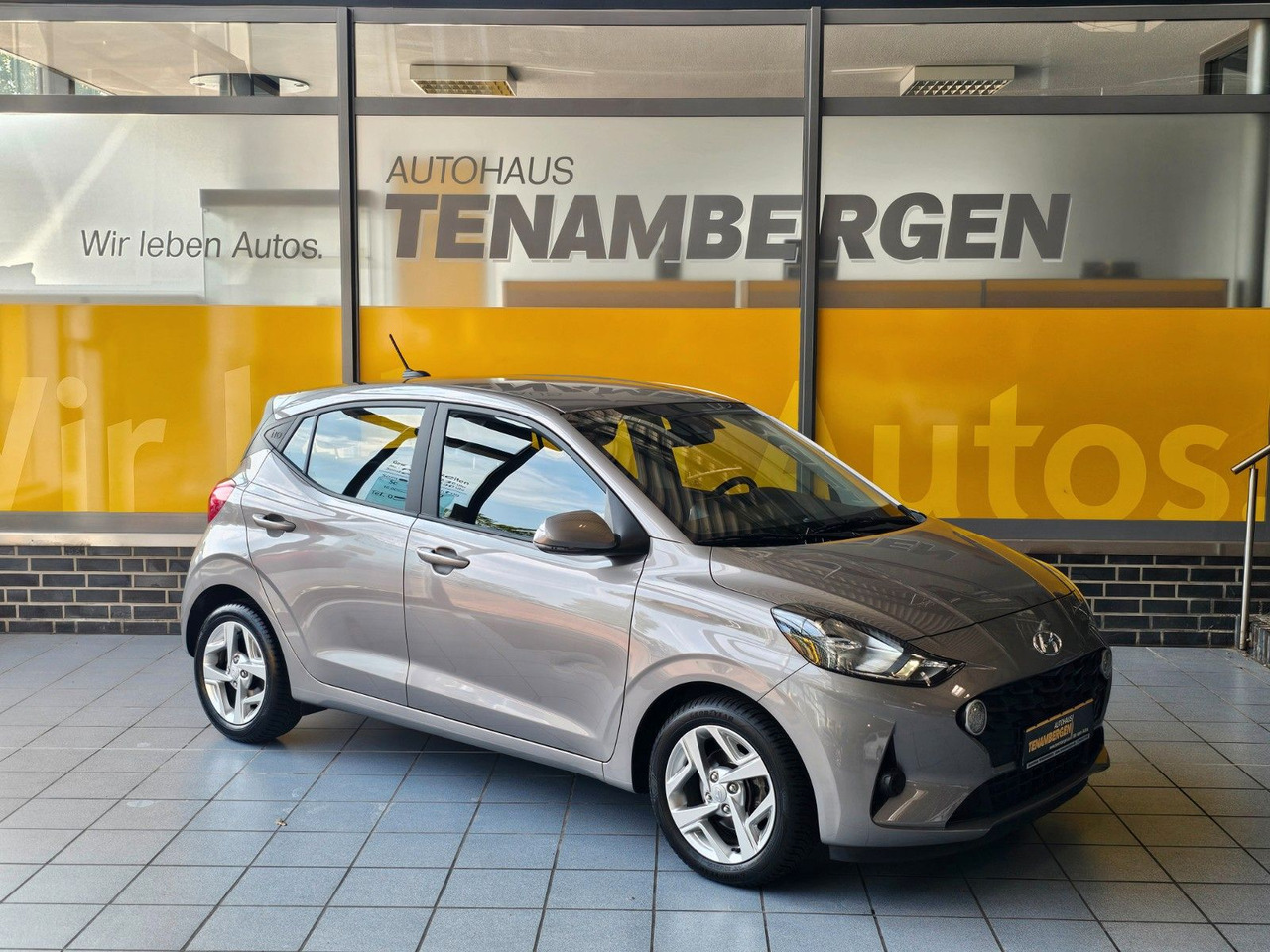 Hyundai i10 Trend AUTOMATIK SHZ PDC LenkrHzg DAB Spurhal - PKW: das Bild 1 Hyundai i10 Trend AUTOMATIK SHZ PDC LenkrHzg DAB Spurhal - PKW: das Bild 1