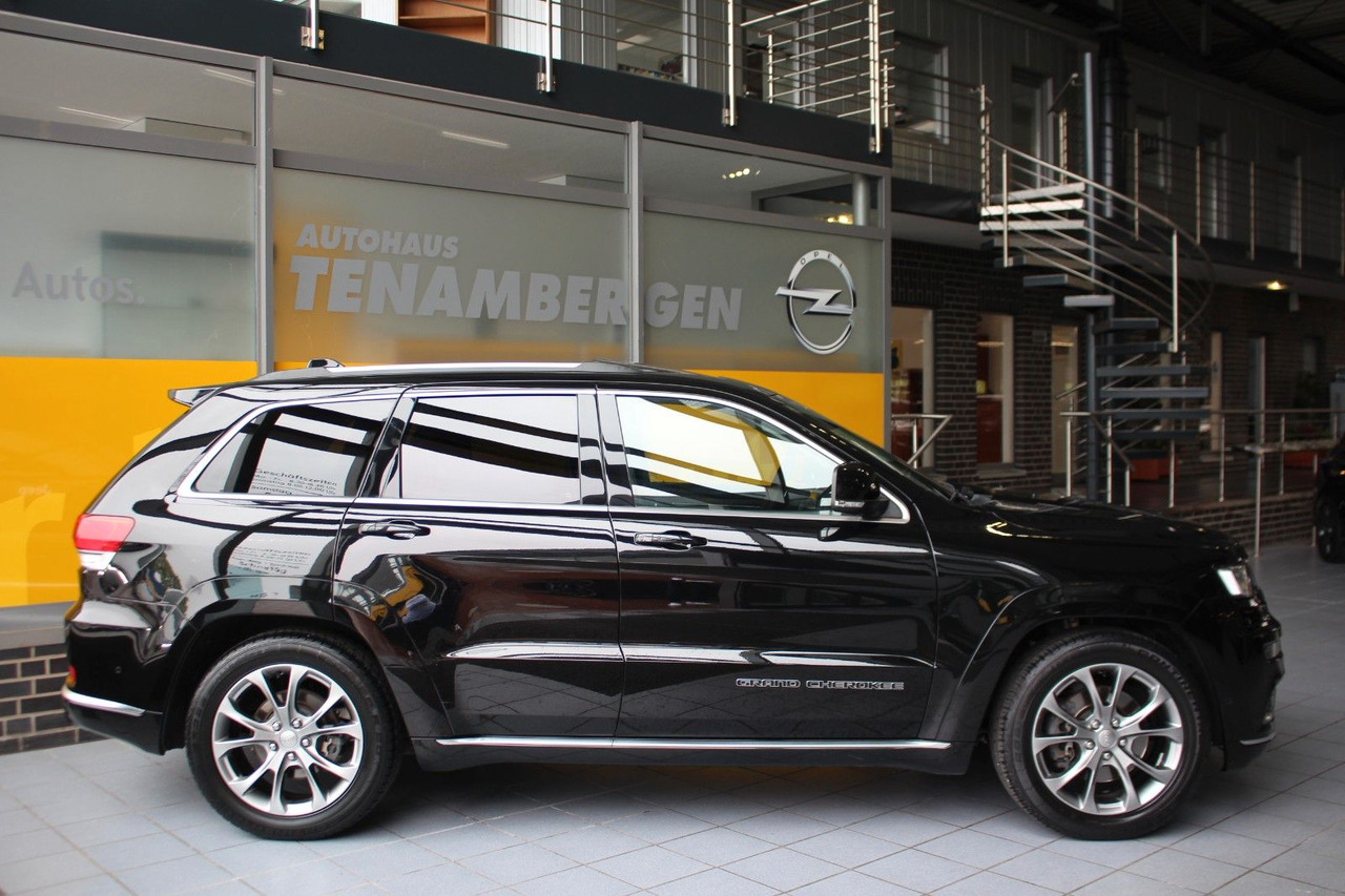 Jeep Grand Cherokee 3.0 CRD Summit H&K Pano DVD ACC - SUV/ Geländewagen: das Bild 3 Jeep Grand Cherokee 3.0 CRD Summit H&K Pano DVD ACC - SUV/ Geländewagen: das Bild 3