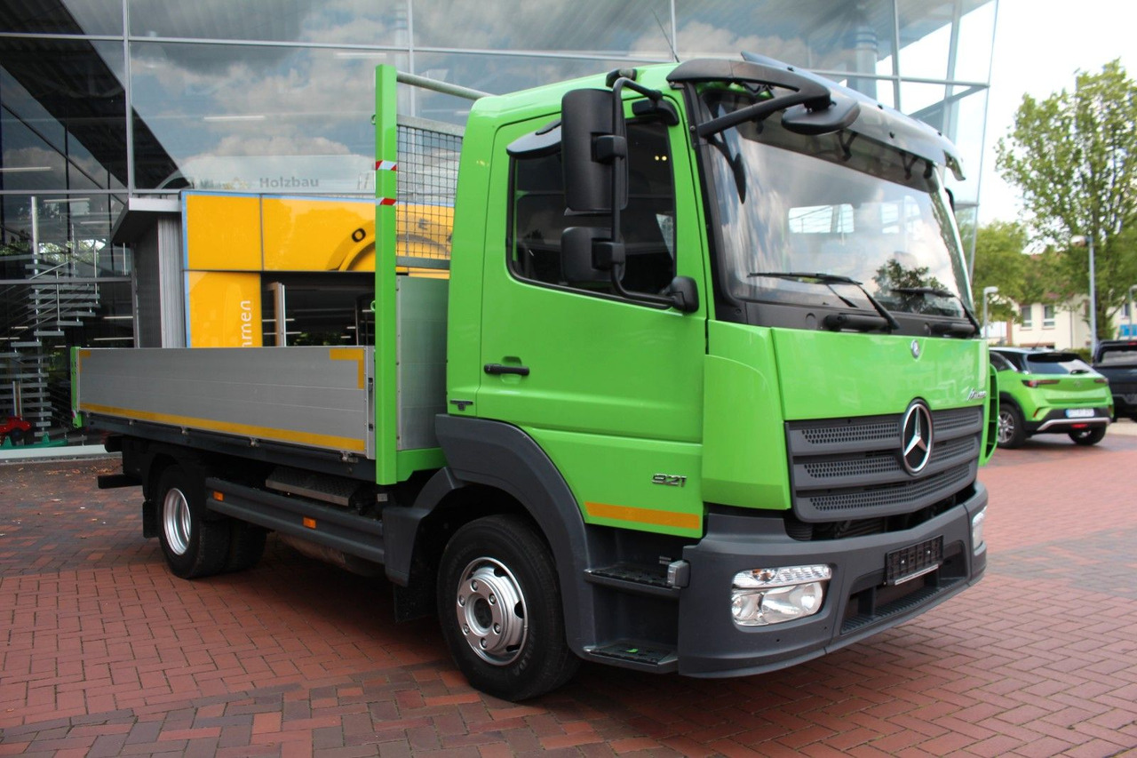Mercedes-Benz Atego Pritsche 921 - Pritsche LKW: das Bild 1 Mercedes-Benz Atego Pritsche 921 - Pritsche LKW: das Bild 1