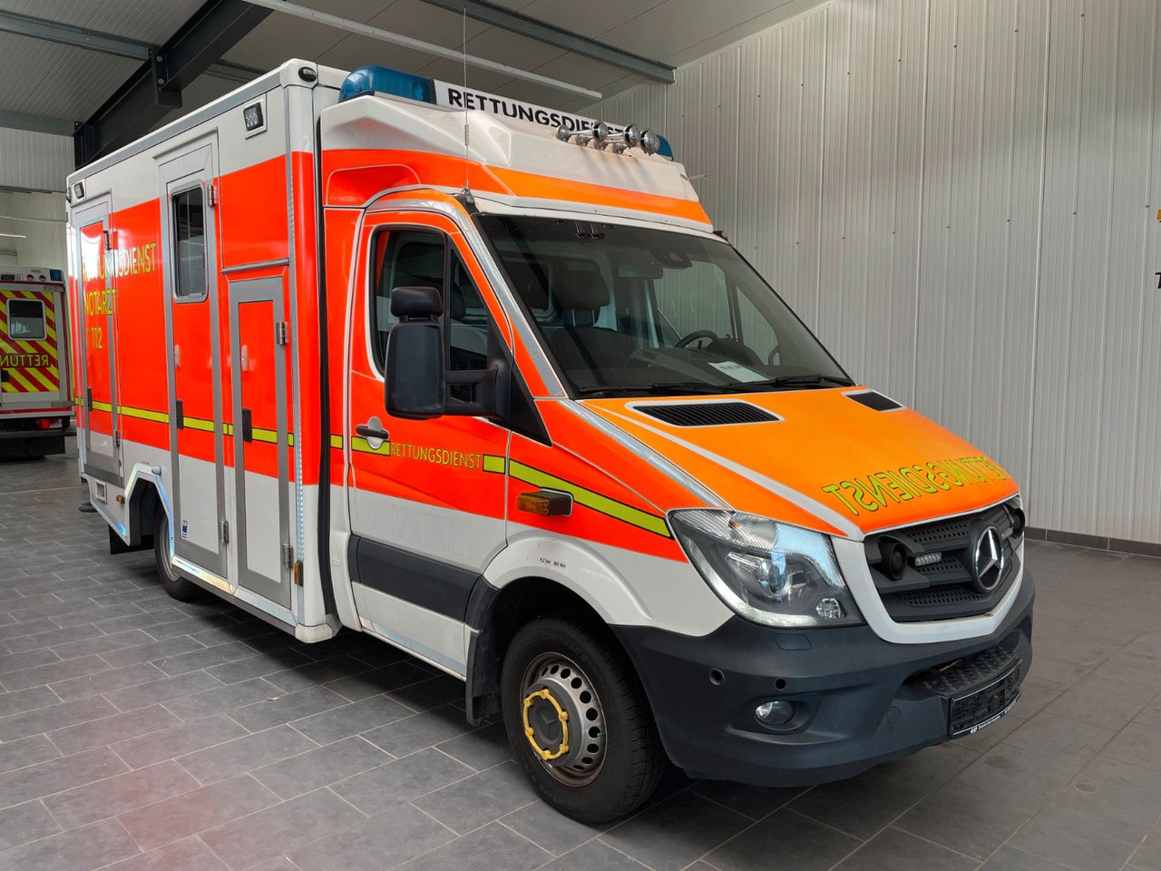 Mercedes-Benz Sprinter II Rettungswagen 519 CDI - PKW: das Bild 1 Mercedes-Benz Sprinter II Rettungswagen 519 CDI - PKW: das Bild 1
