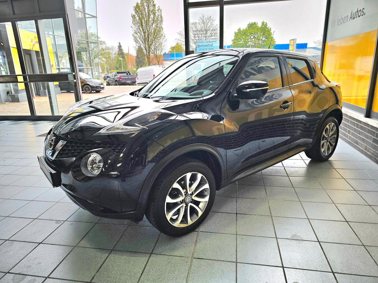 Nissan Juke 1.2 DIG-T 360 / Navi / Ganzjahresreifen - SUV/ Geländewagen: das Bild 5 Nissan Juke 1.2 DIG-T 360 / Navi / Ganzjahresreifen - SUV/ Geländewagen: das Bild 5