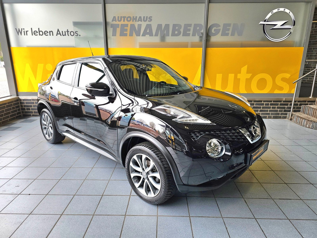 Nissan Juke 1.2 DIG-T 360 / Navi / Ganzjahresreifen - SUV/ Geländewagen: das Bild 1 Nissan Juke 1.2 DIG-T 360 / Navi / Ganzjahresreifen - SUV/ Geländewagen: das Bild 1