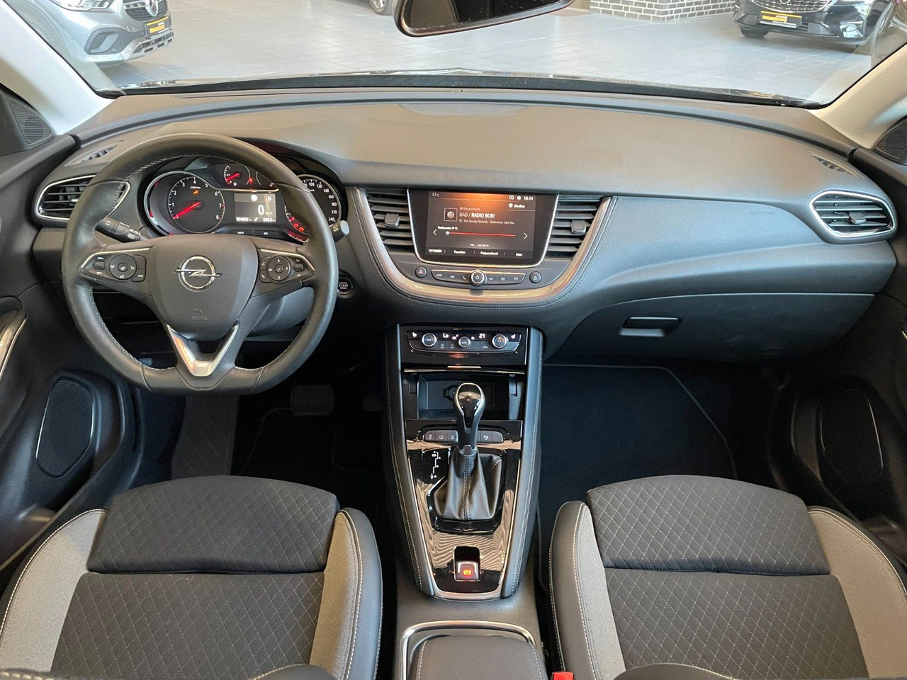 SUV/ Geländewagen Opel Grandland (X) Elegance Kamera Sitz- & Lenkradhzg: das Bild 11