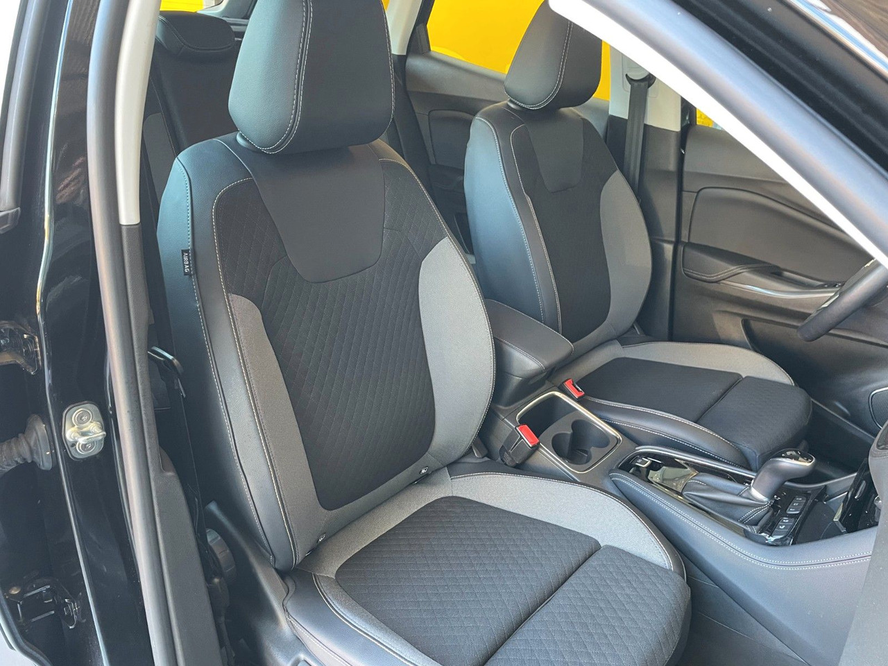 SUV/ Geländewagen Opel Grandland (X) Elegance Kamera Sitz- & Lenkradhzg: das Bild 6