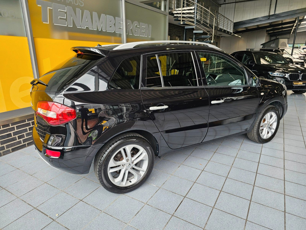 Renault Koleos 2.0 dCi Night&Day 4x4 Leder Navi Bose - SUV/ Geländewagen: das Bild 2 Renault Koleos 2.0 dCi Night&Day 4x4 Leder Navi Bose - SUV/ Geländewagen: das Bild 2
