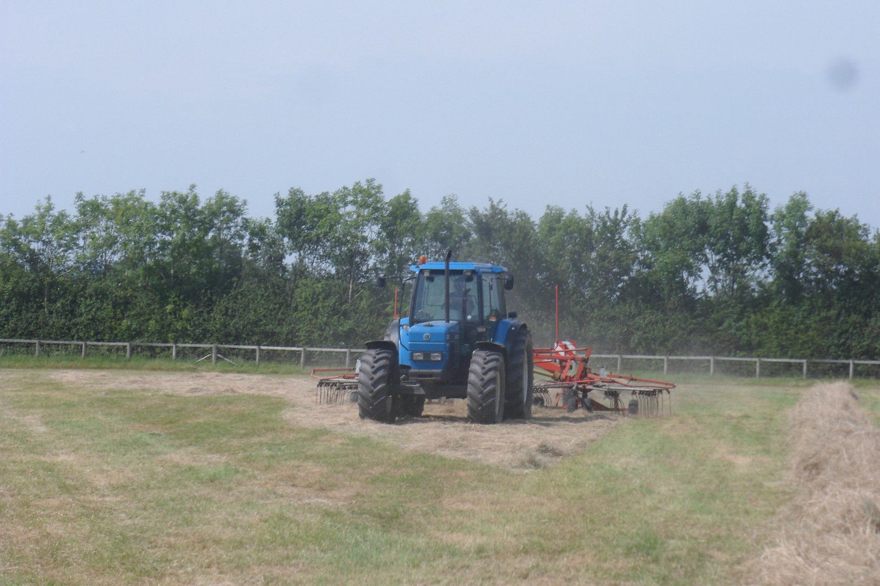 NEW HOLLAND 8340 - Traktor: das Bild 3 NEW HOLLAND 8340 - Traktor: das Bild 3