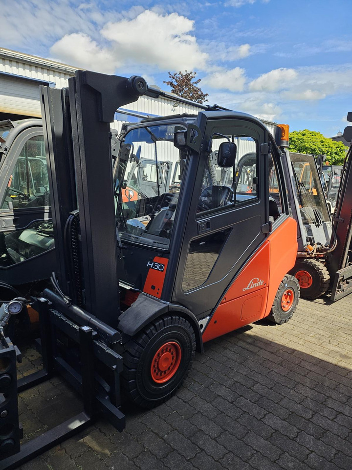 LINDE H30T - Treibgasstapler: das Bild 1 LINDE H30T - Treibgasstapler: das Bild 1