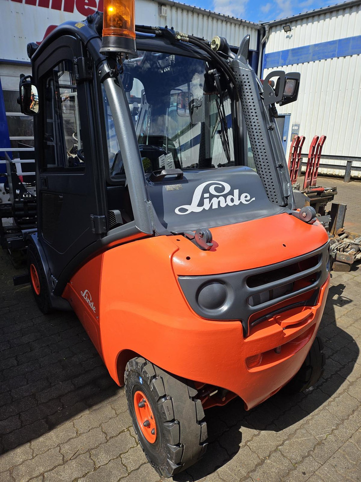 LINDE H30T - Treibgasstapler: das Bild 3 LINDE H30T - Treibgasstapler: das Bild 3