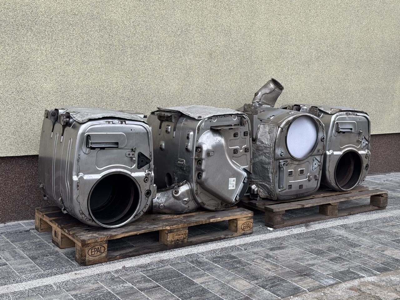 DAF XF 106 XG CF Efficient catalytic converters - Auspuff/ Abgasanlage für LKW: das Bild 2 DAF XF 106 XG CF Efficient catalytic converters - Auspuff/ Abgasanlage für LKW: das Bild 2