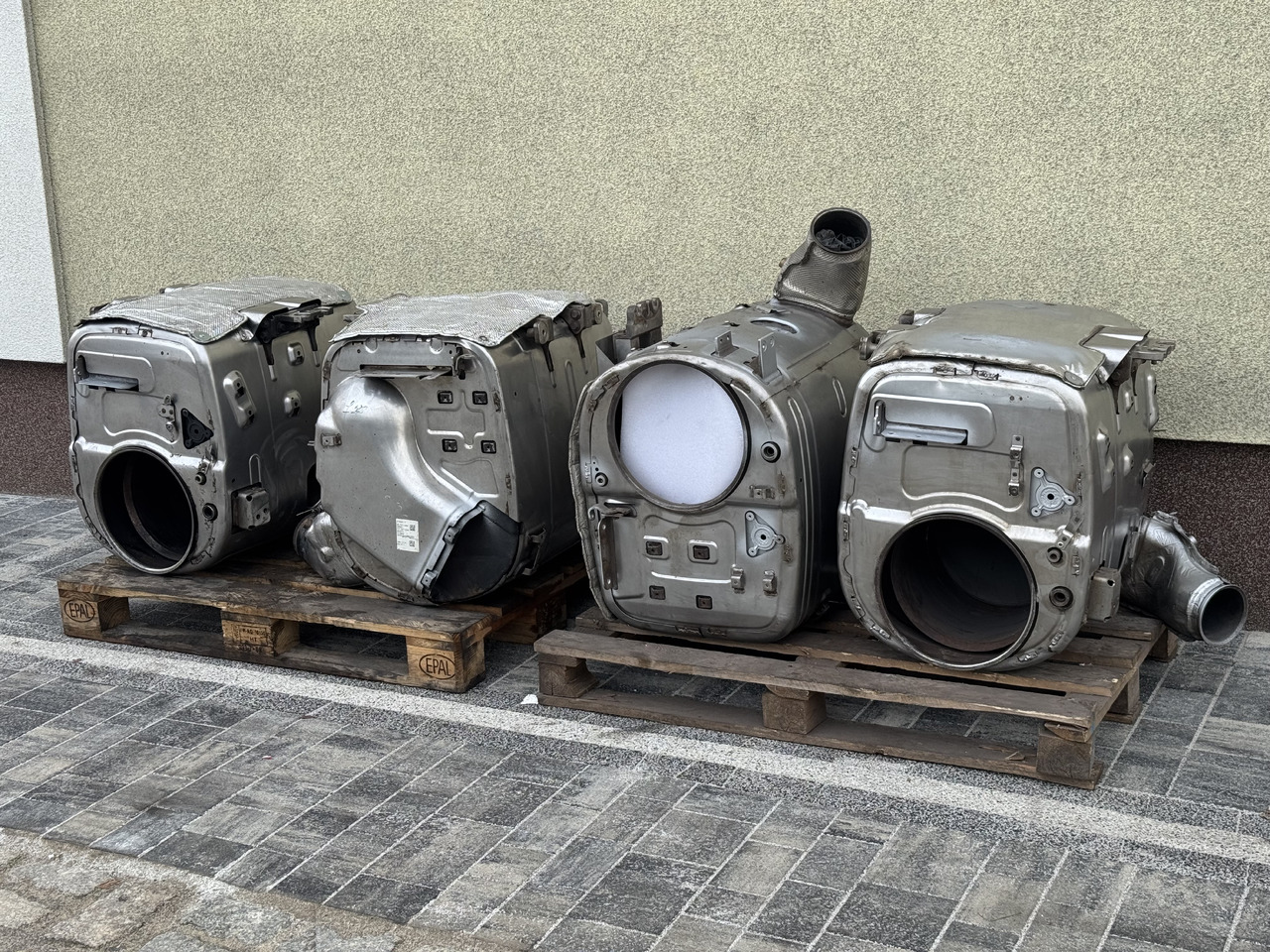 DAF XF 106 XG CF Efficient catalytic converters - Auspuff/ Abgasanlage für LKW: das Bild 3 DAF XF 106 XG CF Efficient catalytic converters - Auspuff/ Abgasanlage für LKW: das Bild 3