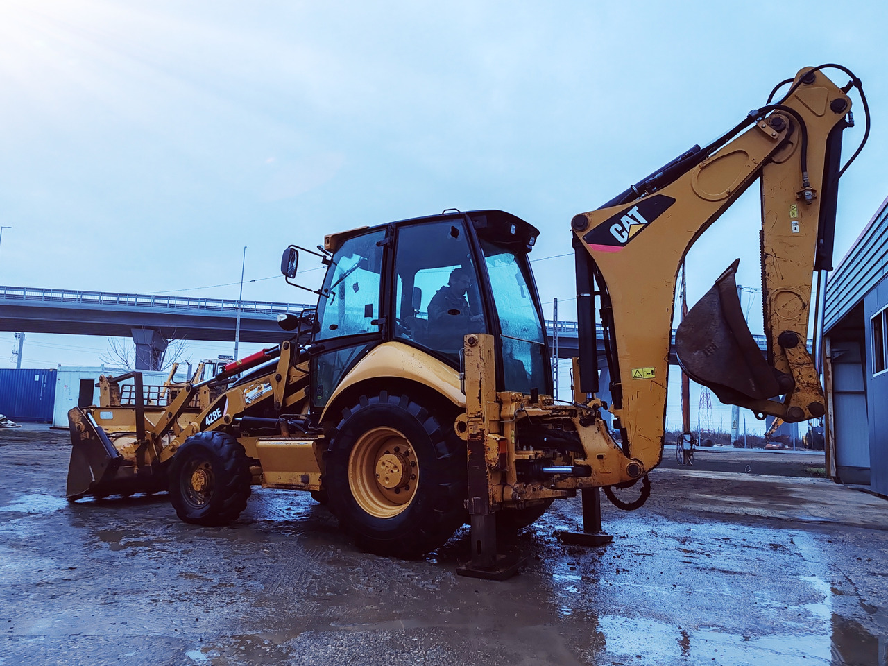 Baggerlader CATERPILLAR 428E: das Bild 11
