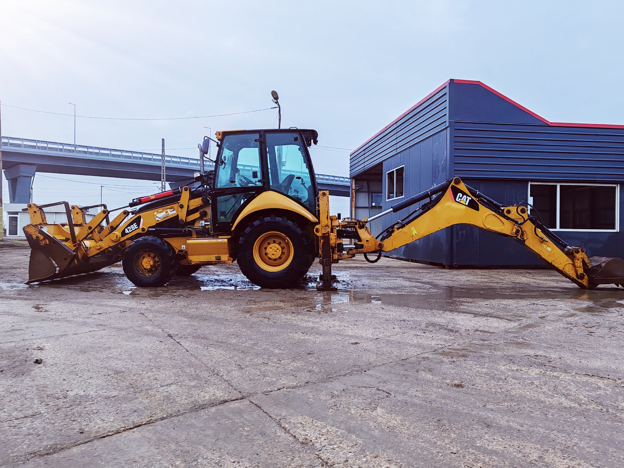 Baggerlader CATERPILLAR 428E: das Bild 6