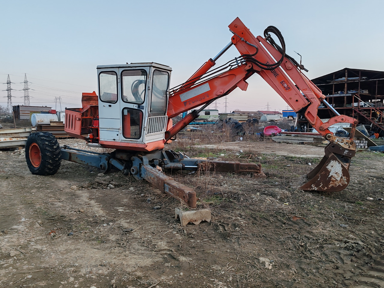 Paianjen Tigrone 6000 Turbo - Schreitbagger: das Bild 1 Paianjen Tigrone 6000 Turbo - Schreitbagger: das Bild 1