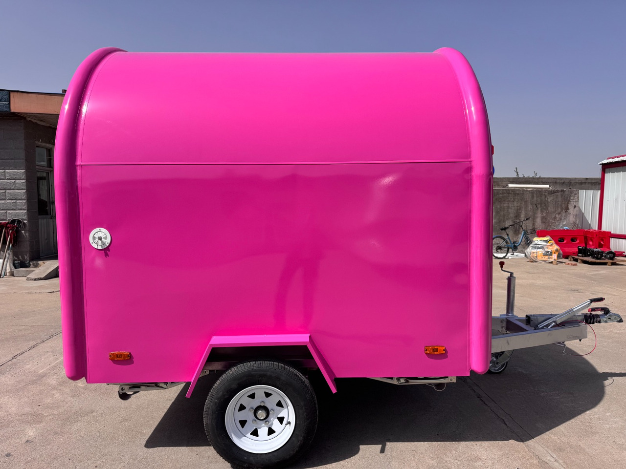 Deli Star Trailers EasyGo 230 Light - EU standards - Verkaufsanhänger: das Bild 2 Deli Star Trailers EasyGo 230 Light - EU standards - Verkaufsanhänger: das Bild 2