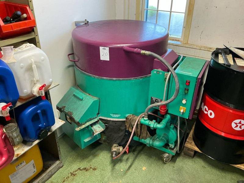 Perkute 82 WT - Metallbearbeitungsmaschine: das Bild 1 Perkute 82 WT - Metallbearbeitungsmaschine: das Bild 1