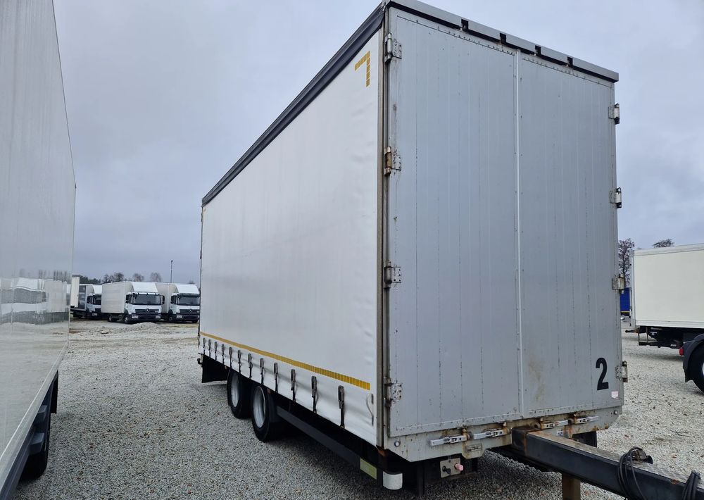 Inny KREBS PAT18 - Planenanhänger: das Bild 2 Inny KREBS PAT18 - Planenanhänger: das Bild 2