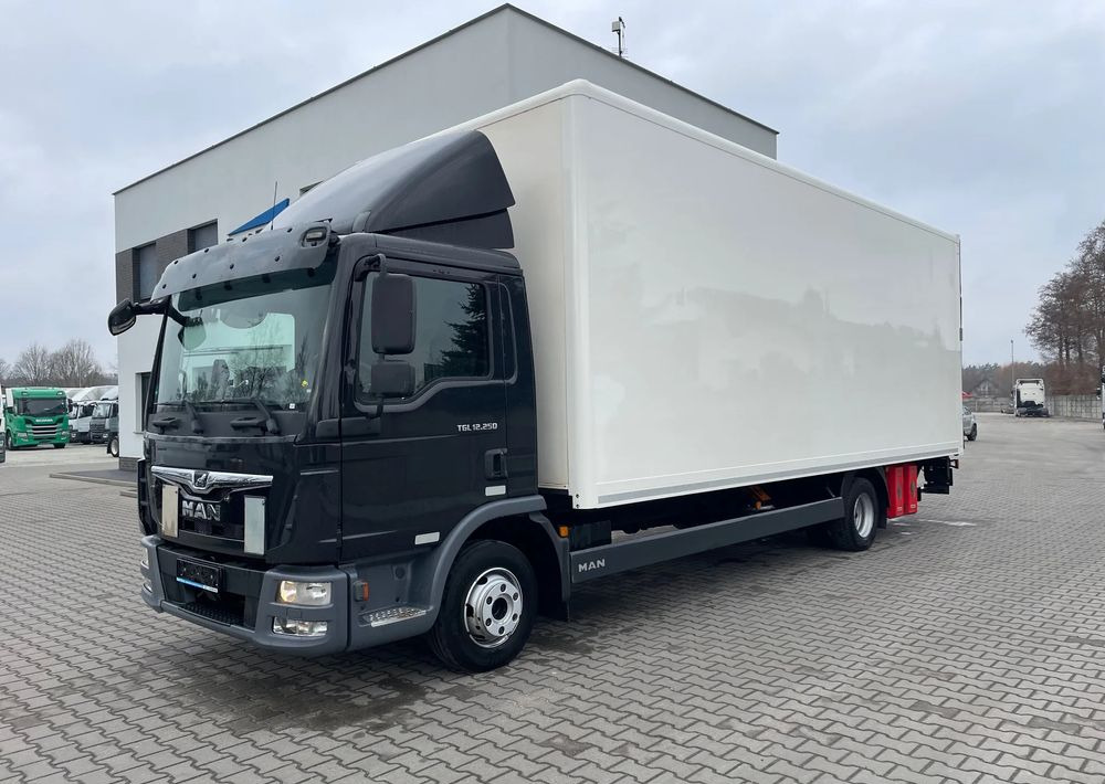 MAN TGL 12.250, KONTENER 7,3m ( 18 europalet ) - Koffer LKW: das Bild 3 MAN TGL 12.250, KONTENER 7,3m ( 18 europalet ) - Koffer LKW: das Bild 3