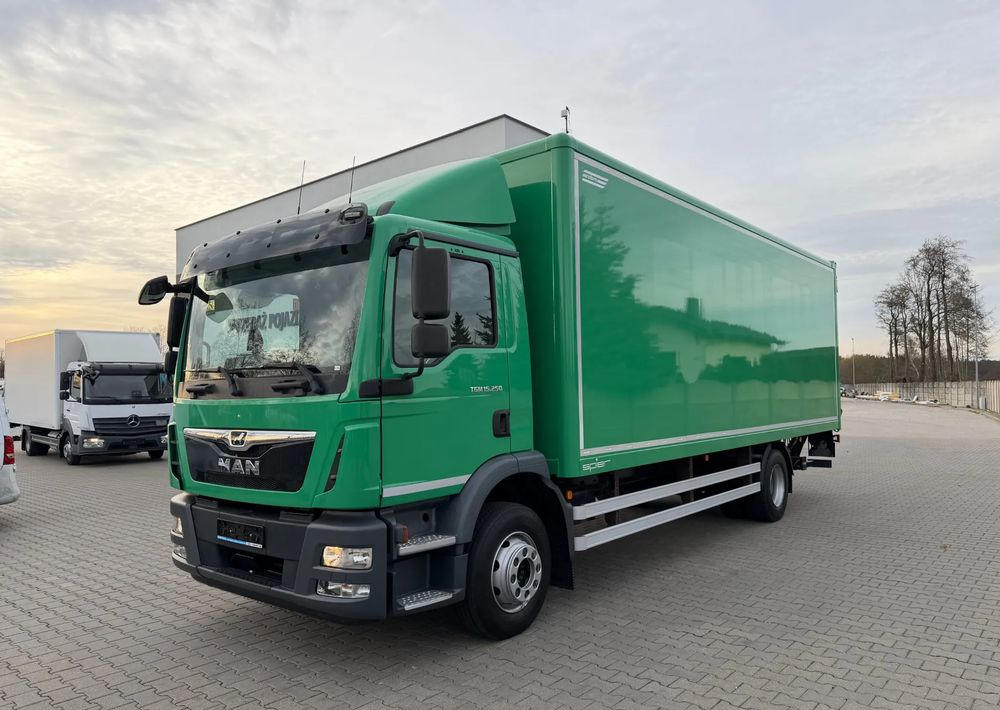 MAN TGM 15.250 - Koffer LKW: das Bild 2 MAN TGM 15.250 - Koffer LKW: das Bild 2
