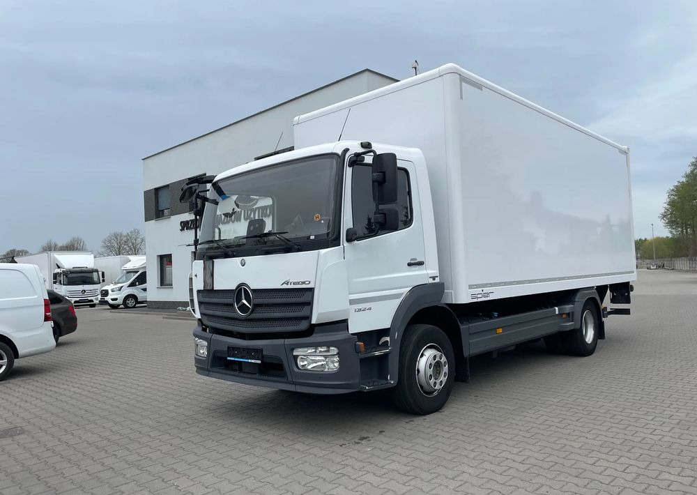 Mercedes-Benz ATEGO 1324/ Ładownośc 7,5 tony/ kontener 6,2m! - Sattelzugmaschine: das Bild 2 Mercedes-Benz ATEGO 1324/ Ładownośc 7,5 tony/ kontener 6,2m! - Sattelzugmaschine: das Bild 2