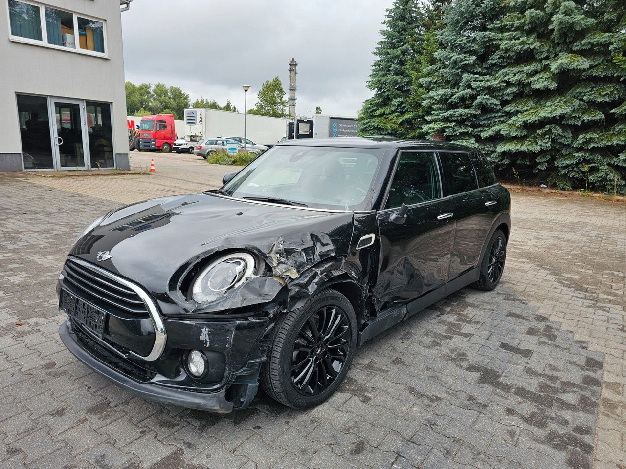 MINI Cooper D Clubman Automatik Harman/Kardon - PKW: das Bild 2 MINI Cooper D Clubman Automatik Harman/Kardon - PKW: das Bild 2