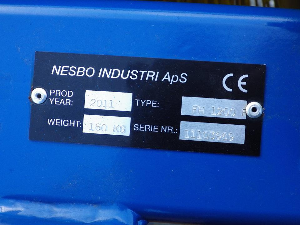Front Kehrmaschine vollhydraulisch 1200NESBO ISEKI (2200 netto) - Kehrbesen: das Bild 5 Front Kehrmaschine vollhydraulisch 1200NESBO ISEKI (2200 netto) - Kehrbesen: das Bild 5