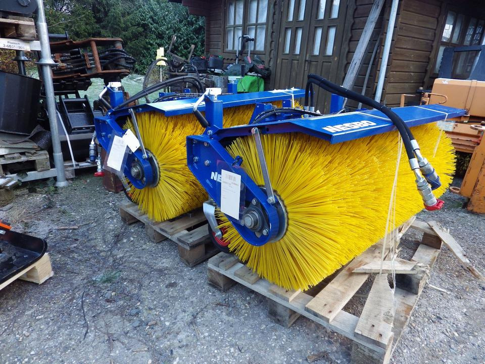 Front Kehrmaschine vollhydraulisch 1200NESBO ISEKI (2200 netto) - Kehrbesen: das Bild 1 Front Kehrmaschine vollhydraulisch 1200NESBO ISEKI (2200 netto) - Kehrbesen: das Bild 1