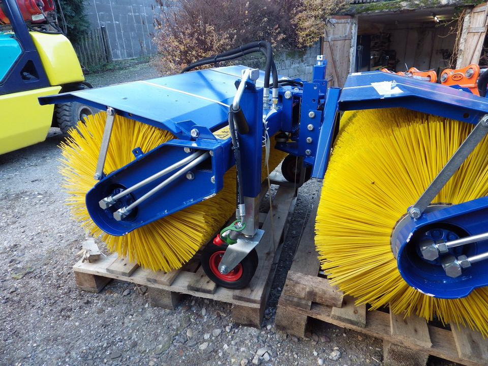 Front Kehrmaschine vollhydraulisch 1200NESBO ISEKI (2200 netto) - Kehrbesen: das Bild 4 Front Kehrmaschine vollhydraulisch 1200NESBO ISEKI (2200 netto) - Kehrbesen: das Bild 4