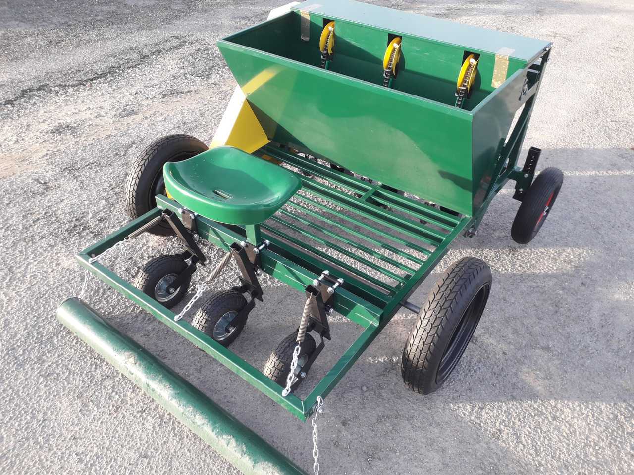 GARMACH Planteuse Ail-Oignon-Echalote AGP 3 R - Kartoffellegemaschine: das Bild 1 GARMACH Planteuse Ail-Oignon-Echalote AGP 3 R - Kartoffellegemaschine: das Bild 1