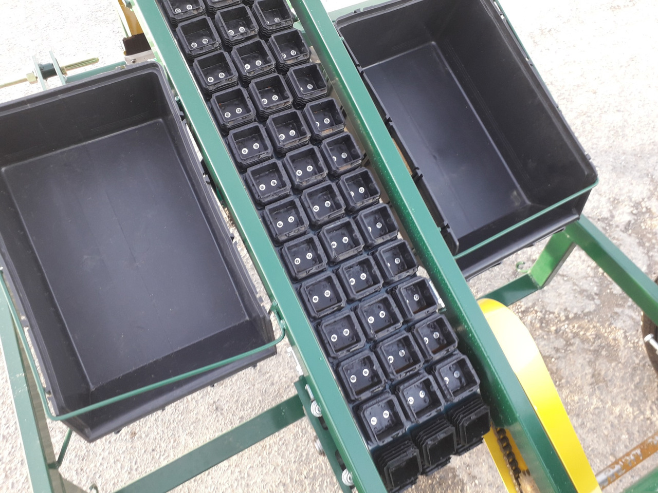 GARMACH Planteuse Ail-Oignon-Echalote MGP - Kartoffellegemaschine: das Bild 4 GARMACH Planteuse Ail-Oignon-Echalote MGP - Kartoffellegemaschine: das Bild 4