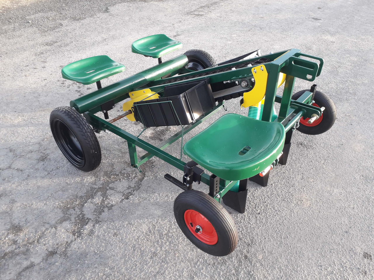 GARMACH Planteuse Ail-Oignon-Echalote MGP - Kartoffellegemaschine: das Bild 3 GARMACH Planteuse Ail-Oignon-Echalote MGP - Kartoffellegemaschine: das Bild 3