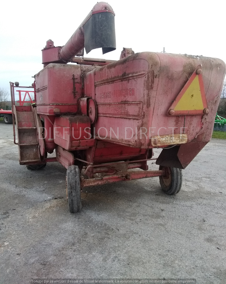 MASSEY FERGUSON MOISSONNEUSE BATTEUSE 500 - Erntemaschine: das Bild 4 MASSEY FERGUSON MOISSONNEUSE BATTEUSE 500 - Erntemaschine: das Bild 4