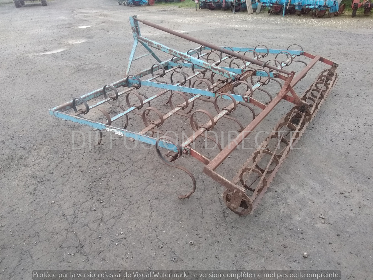 VIBROCULTEUR 300 - Grubber: das Bild 4 VIBROCULTEUR 300 - Grubber: das Bild 4