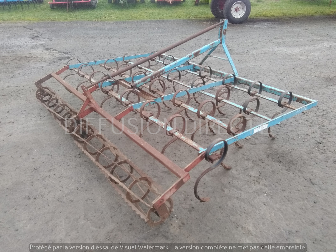 VIBROCULTEUR 300 - Grubber: das Bild 2 VIBROCULTEUR 300 - Grubber: das Bild 2