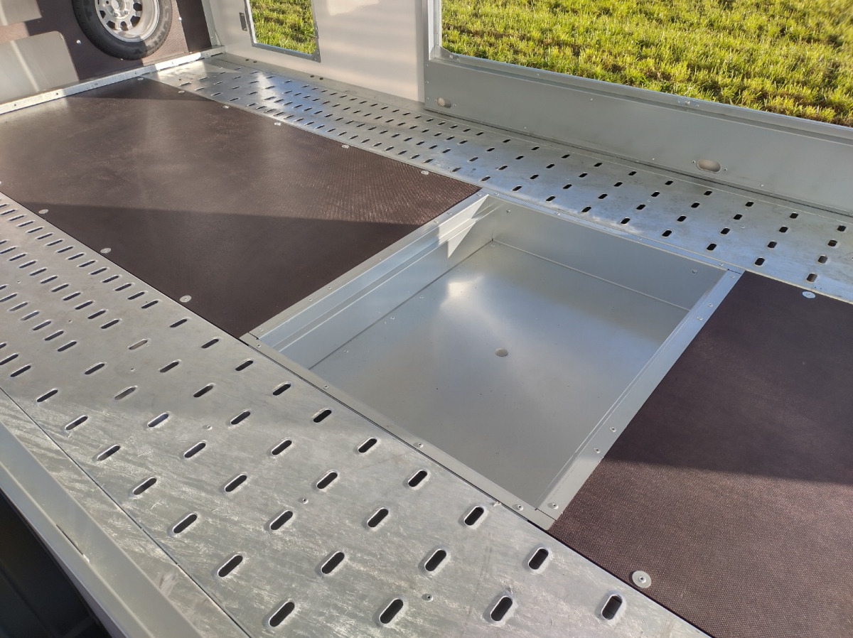 BRIAN JAMES TRAILERS RaceSport 340-5510 - Autotransporter Anhänger: das Bild 5 BRIAN JAMES TRAILERS RaceSport 340-5510 - Autotransporter Anhänger: das Bild 5