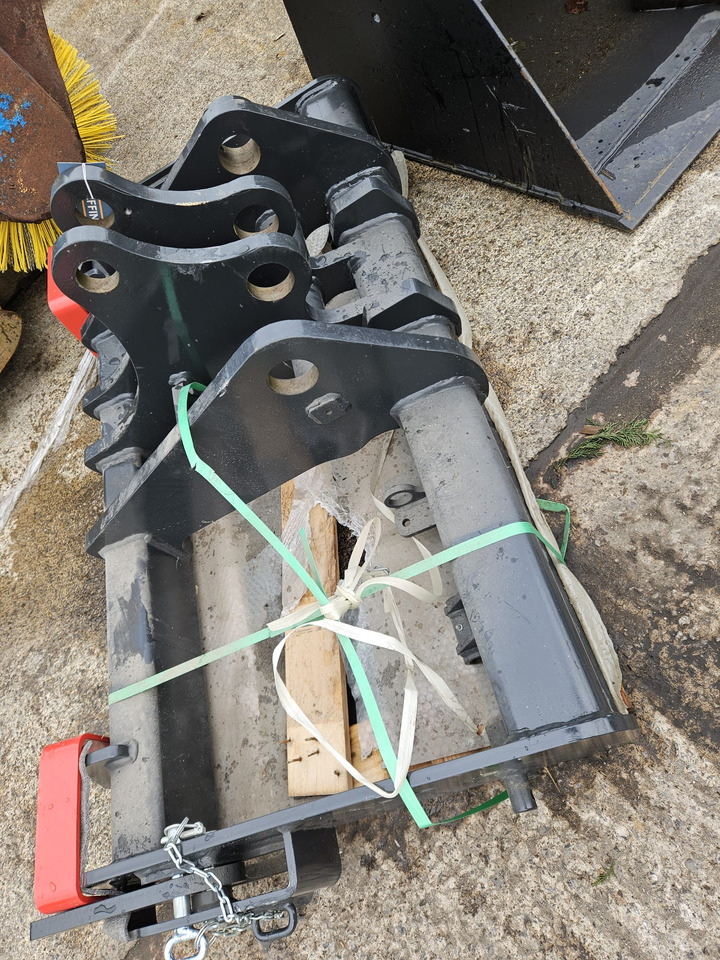 JCB QFit carriage/headsotck to fit onto a Bobcat/MF Telehandler - Anbauteil für Teleskoplader: das Bild 2 JCB QFit carriage/headsotck to fit onto a Bobcat/MF Telehandler - Anbauteil für Teleskoplader: das Bild 2