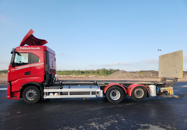 Iveco S-Way 6x2 LNG - Fahrgestell LKW: das Bild 2 Iveco S-Way 6x2 LNG - Fahrgestell LKW: das Bild 2
