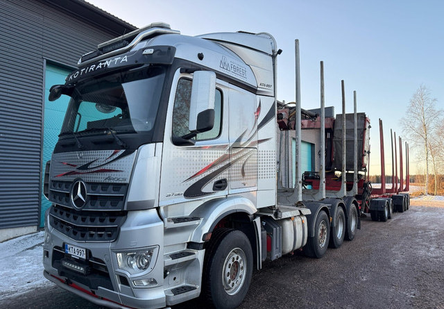 Mercedes-BenzArocs 8x4 - Holztransporter, Autokran: das Bild 1 Mercedes-BenzArocs 8x4 - Holztransporter, Autokran: das Bild 1