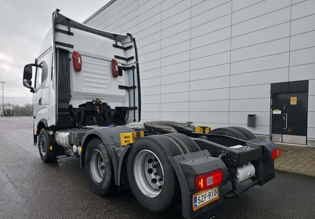 IvecoS-Way 480 6x2 Hieno! - Sattelzugmaschine: das Bild 3 IvecoS-Way 480 6x2 Hieno! - Sattelzugmaschine: das Bild 3