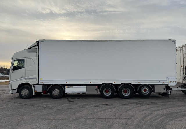 Volvo FH16 750 10x4 - Koffer LKW: das Bild 2 Volvo FH16 750 10x4 - Koffer LKW: das Bild 2