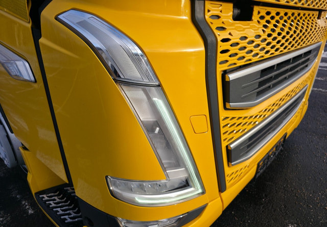 Plane LKW VolvoFH460 LNG / LBG 6x2: das Bild 9 Plane LKW VolvoFH460 LNG / LBG 6x2: das Bild 9