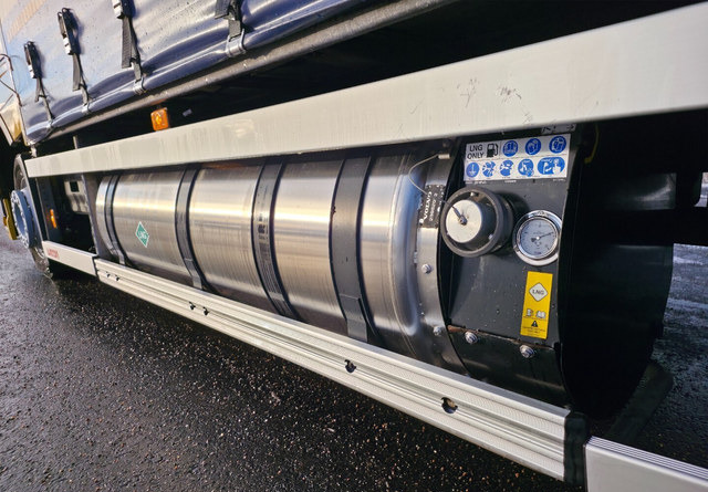 Plane LKW VolvoFH460 LNG / LBG 6x2: das Bild 11 Plane LKW VolvoFH460 LNG / LBG 6x2: das Bild 11